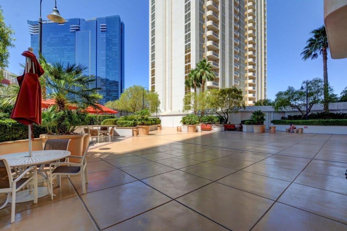 Mgm Signature-24-709 Strip View Jacuzzi Studio Las Vegas Exterior photo